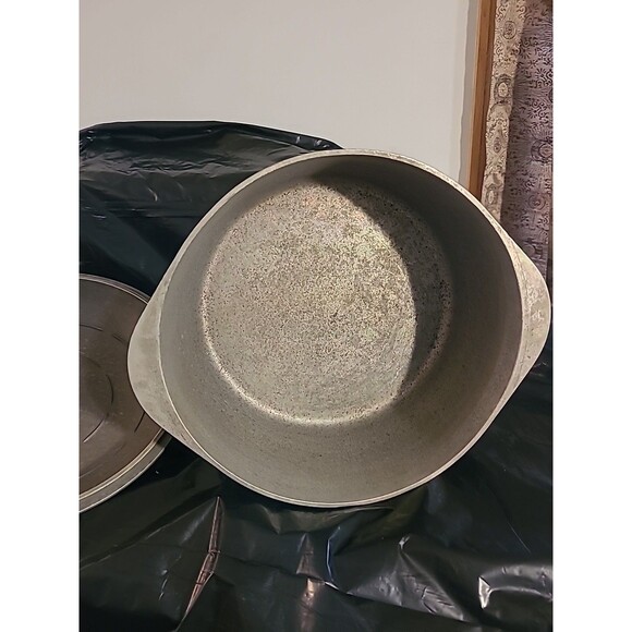 Vintage Club Aluminum Hammered 4.5 Qt. 10 Inch Dutch Oven Pot With Lid - Picture 5 of 8